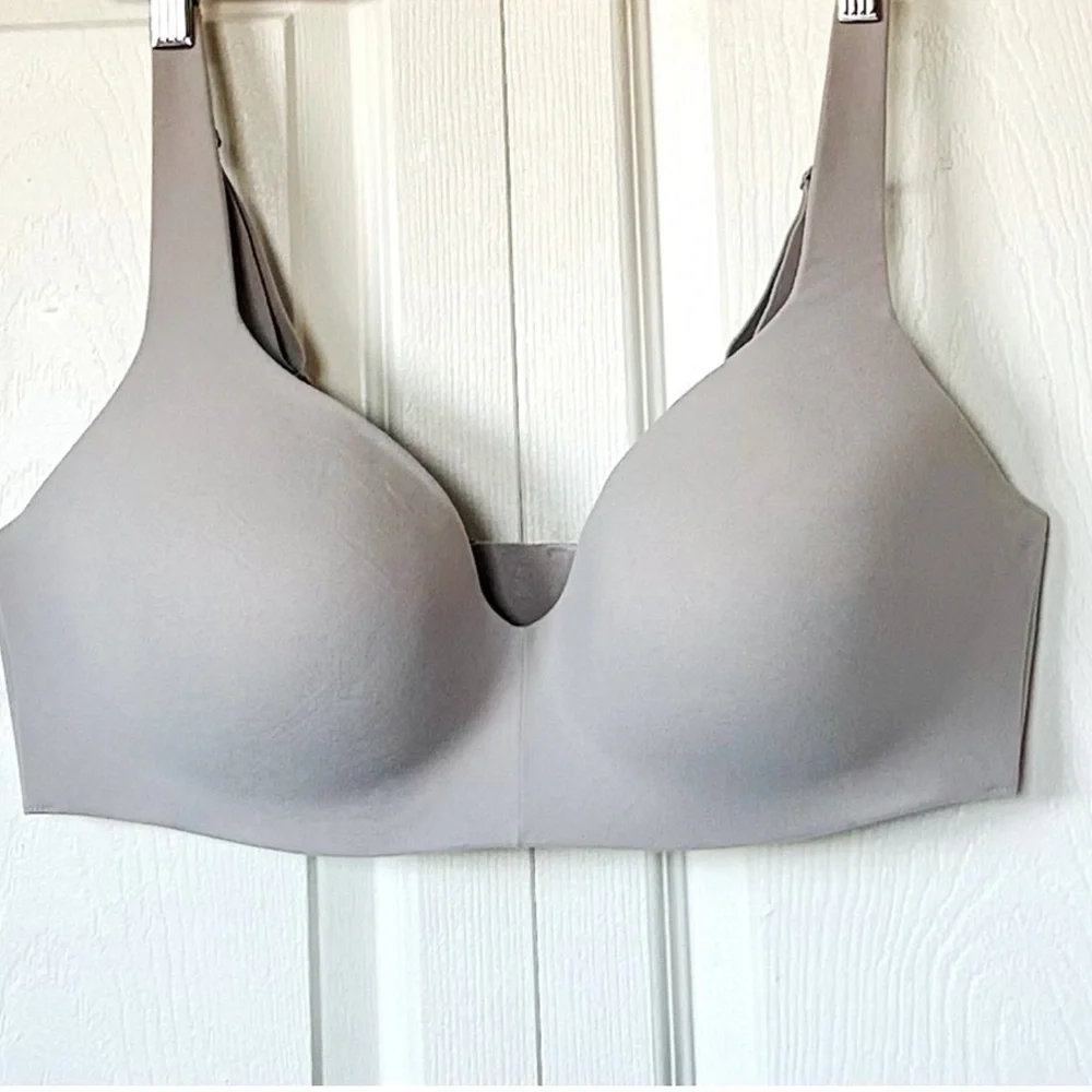 Athleta Ritual T-Shirt Bra Gray 36DD